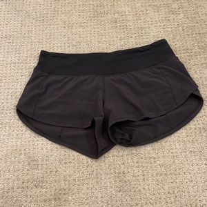 Black Lululemon Speed Up Low-Rise Short 2.5